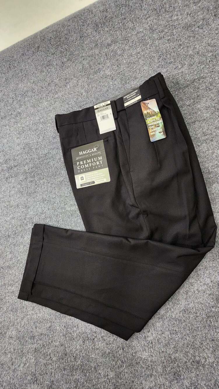 Haggar Premium Comfort Classic Fit Pleated Dress Pants 34x30 Black